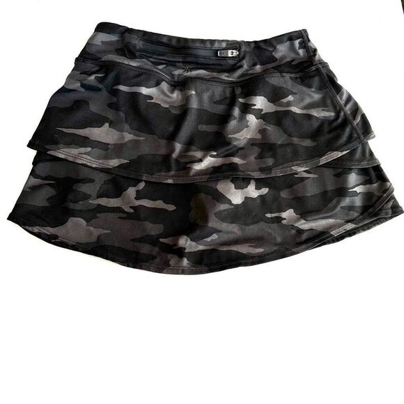 ATHLETA GIRL CAMO LUX PRINT SWING SKORT - Picture 3 of 9